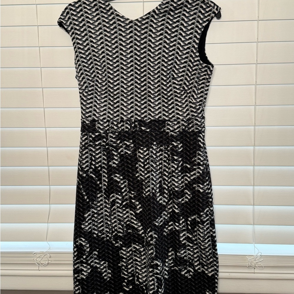 Maggy London Black and White Sheath Midi Dress